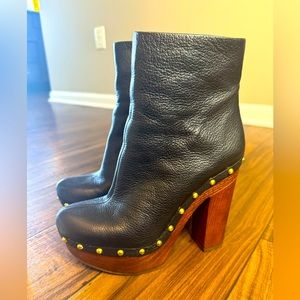 BCBG Women’s leather heel boots size 8